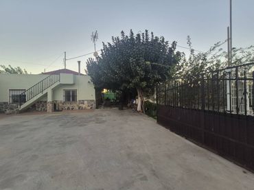 Villa avec piscine à vendre à Barrio Cubos Vd Cubos