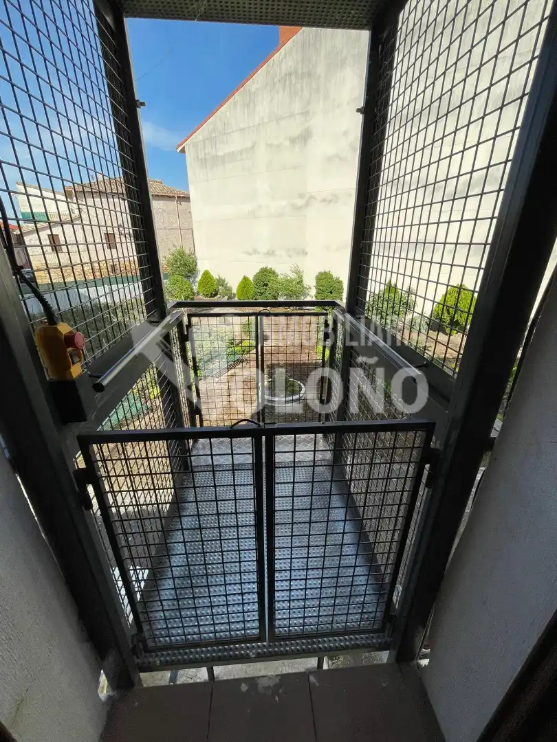 Balcony of Houses for sale in Cihuri  with Heating, Private garden and Storage room