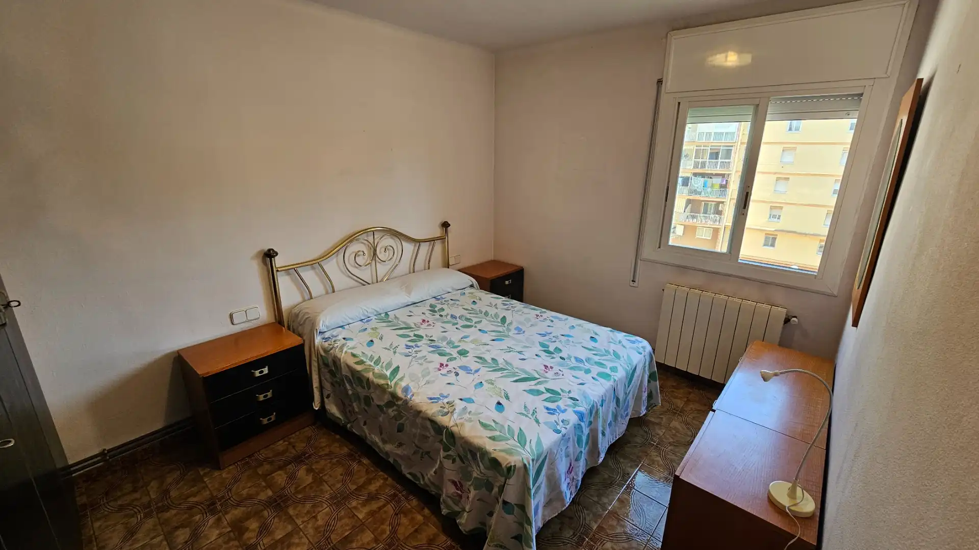Schlafzimmer von Wohnung zum Verkauf in Sabadell mit Klimaanlage, Heizung und Balkon