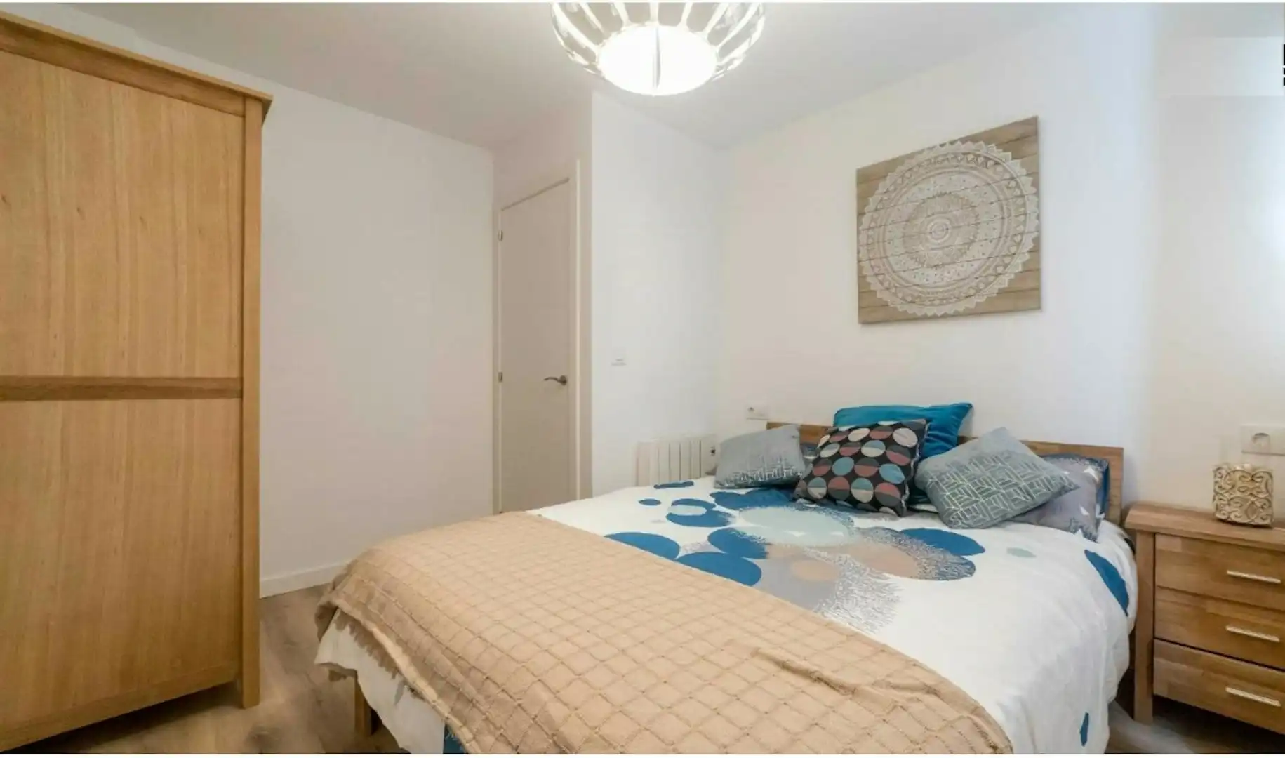 Habitación de Piso de alquiler en Valencia con Aire acondicionado, Calefacción y Amueblado