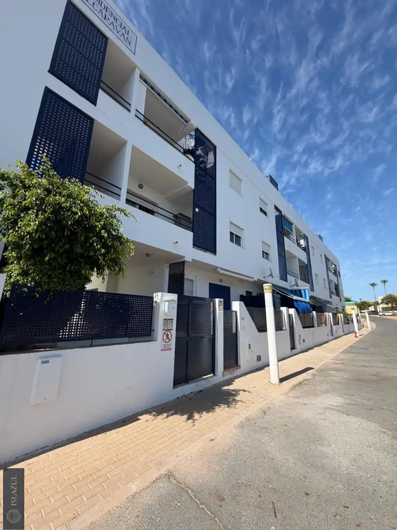 Außenansicht von Maisonette zum Verkauf in Islantilla mit Klimaanlage, Heizung und Privatgarten