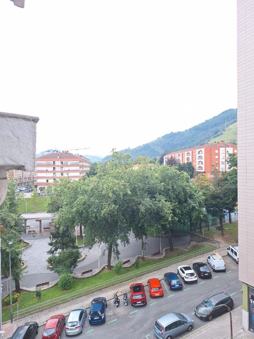 Vista exterior de Pis en venda en Bilbao  amb Calefacció, Moblat i Forn