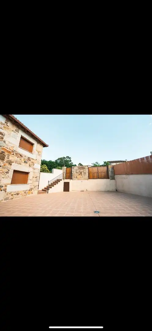 Terrassa de Casa o xalet en venda en A Merca   amb Jardí privat, Terrassa i Moblat