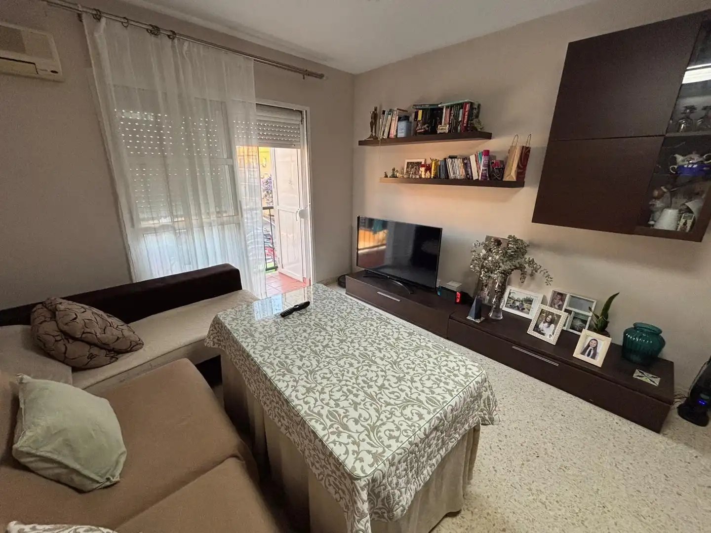 Sala d'estar de Pis en venda en Dos Hermanas amb Aire condicionat, Calefacció i Terrassa
