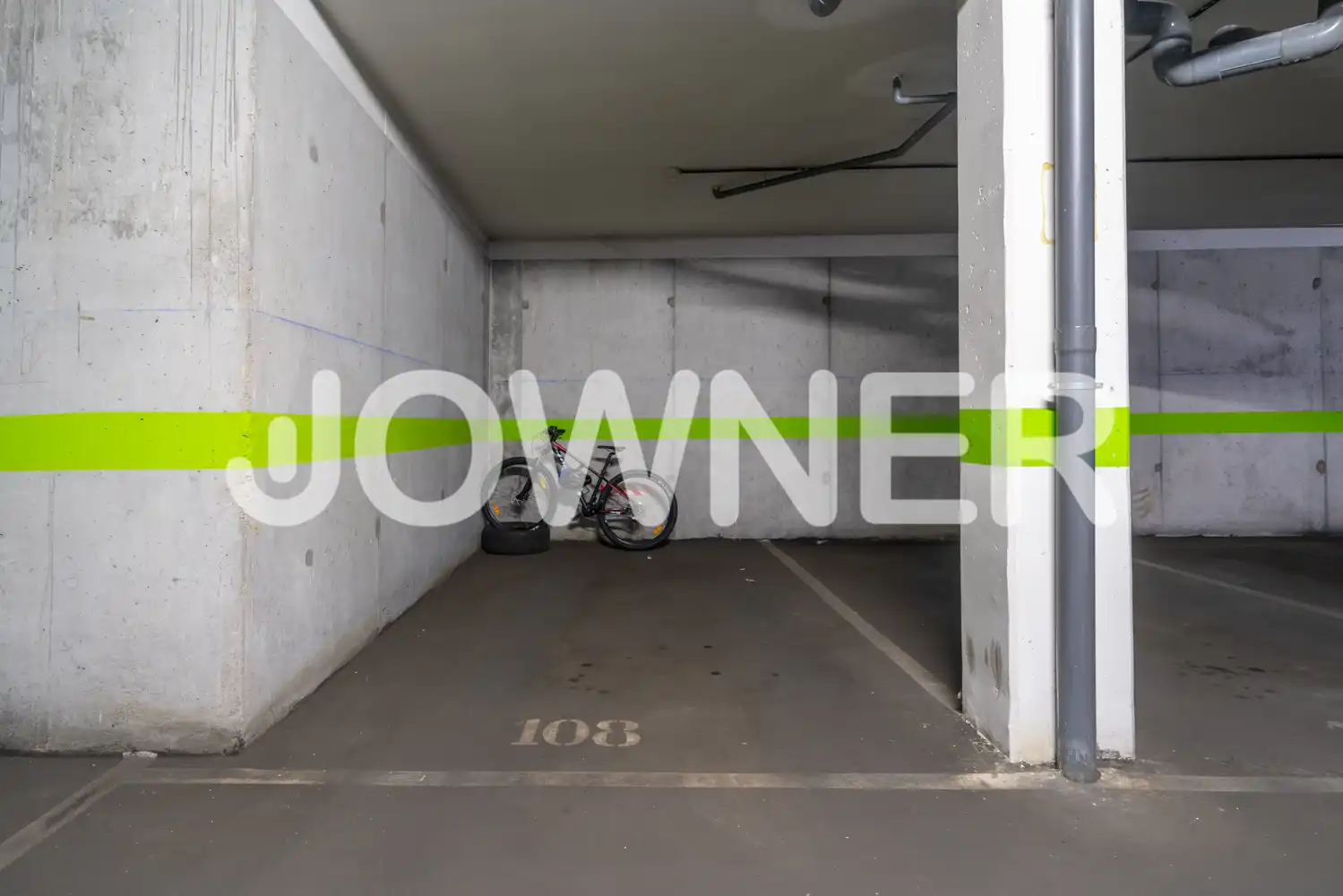 Parking of Flat for rent in Madrid  with Air Conditioner, Heating and Terrace