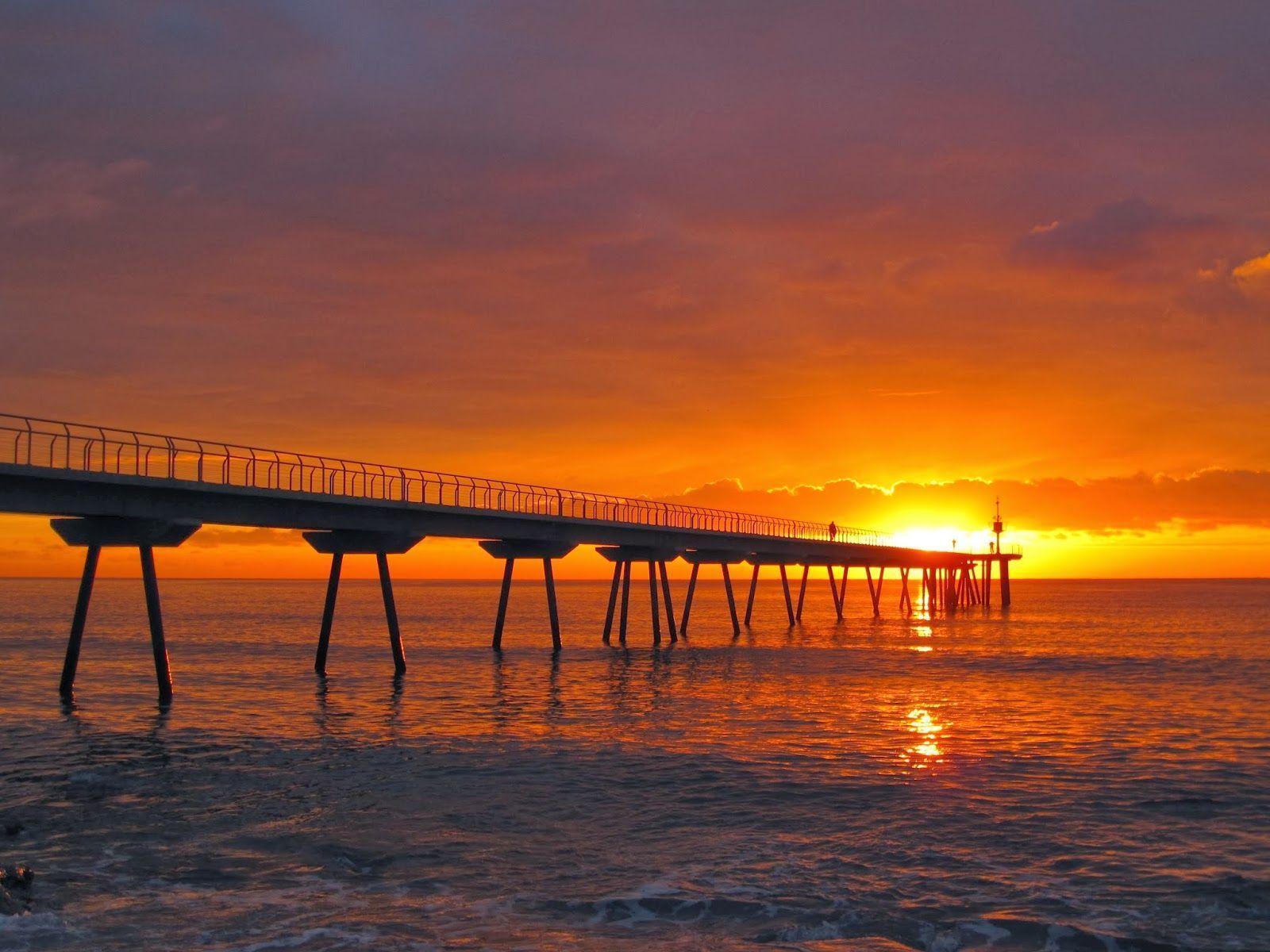 Vista exterior de Local en venda en Badalona amb Moblat