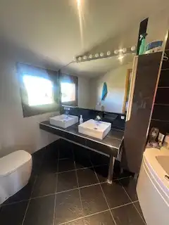 Bathroom of Houses for rent in Onzonilla, León