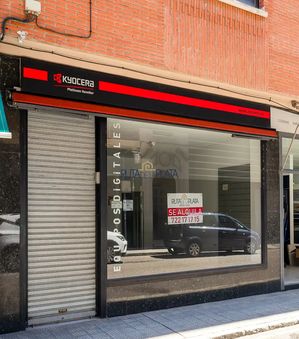 Local de lloguer a Calle Regimiento de Toledo, 23, Las Viñas