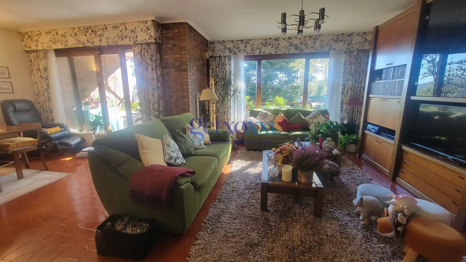 Sala d'estar de Casa adosada en venda en Leioa amb Calefacció, Jardí privat i Terrassa