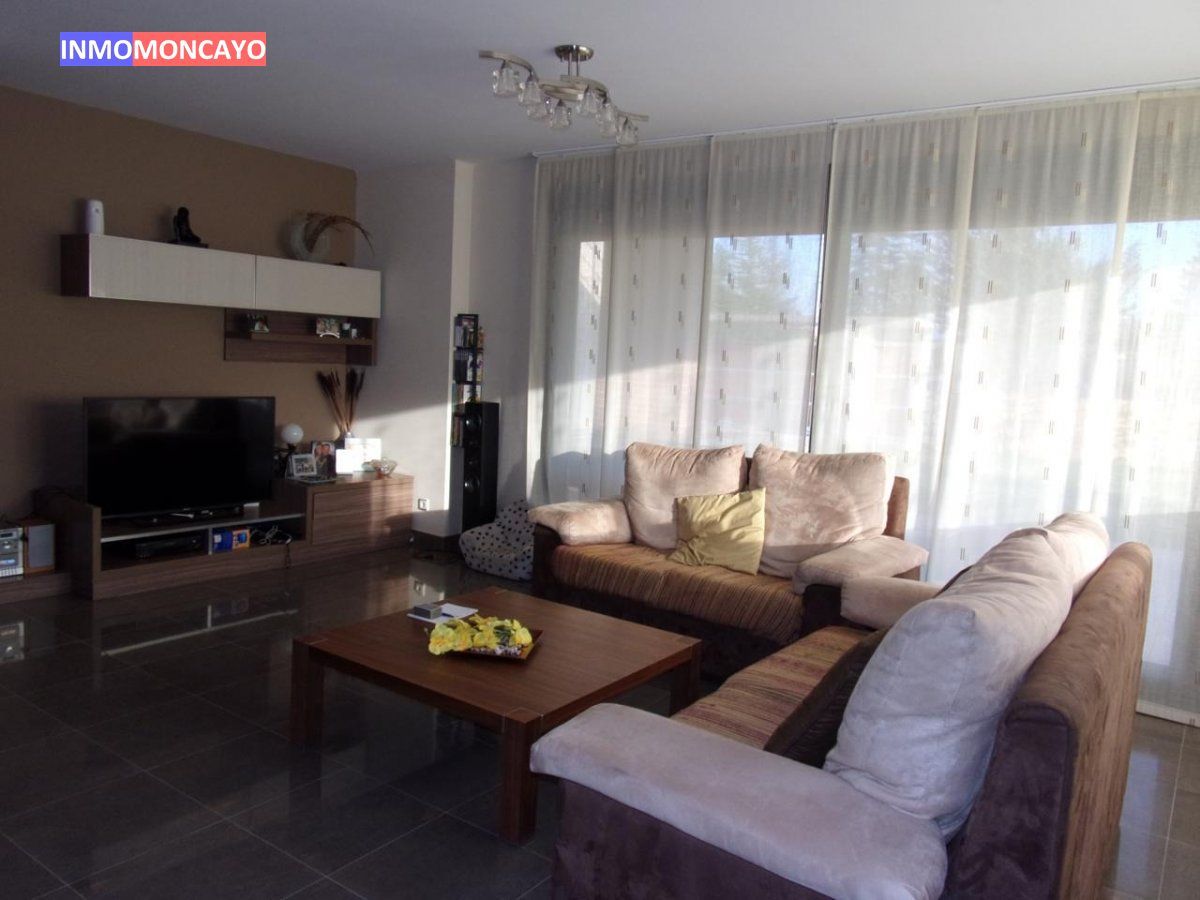 Sala d'estar de Casa o xalet en venda en San Martín de la Virgen de Moncayo amb Aire condicionat, Calefacció i Jardí privat