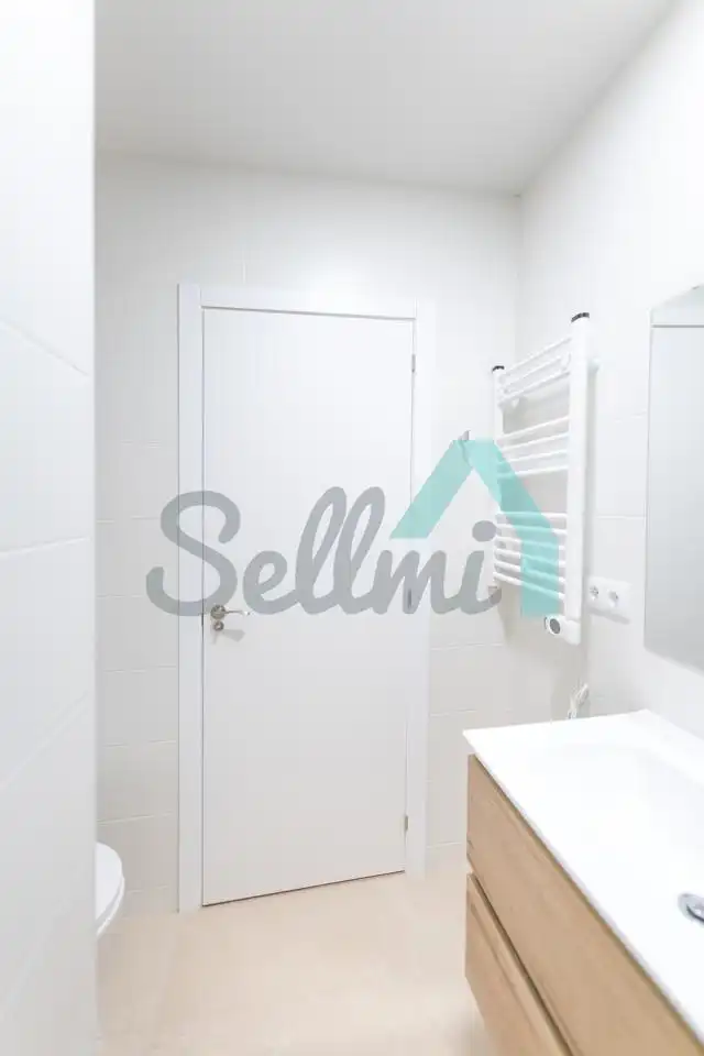 Baño de Piso en venta en Gijón  con Calefacción