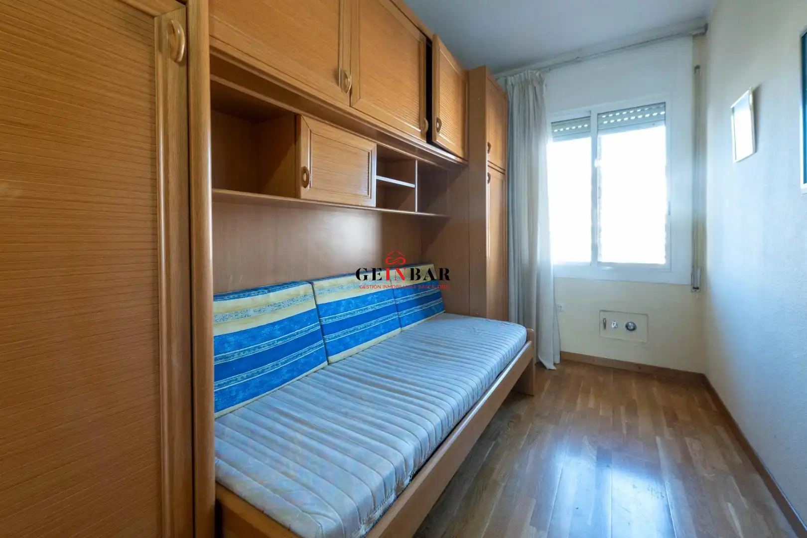 Schlafzimmer von Wohnung zum Verkauf in Barcelona mit Klimaanlage, Heizung und Privatgarten