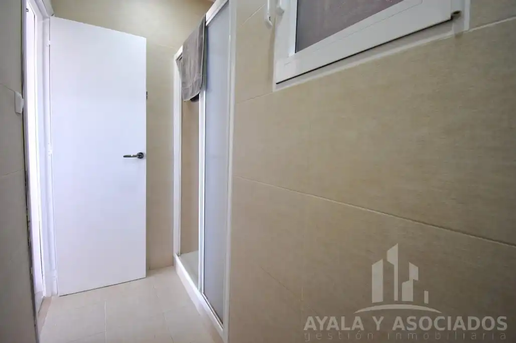 Baño de Piso en venta en Cartagena con Aire acondicionado, Calefacción y Balcón