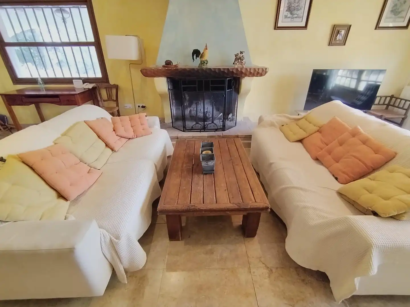 Sala d'estar de Finca rústica en venda en Relleu amb Aire condicionat, Jardí privat i Terrassa