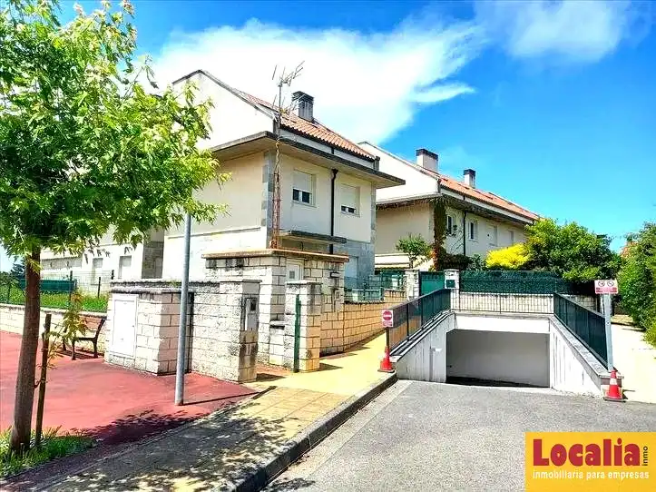 Vista exterior de Casa o chalet en venta en Alfoz de Lloredo con Trastero