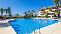 Vista exterior de Àtic en venda en Marbella amb Terrassa i Piscina