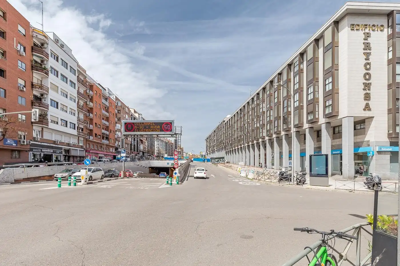 Vista exterior de Piso en venta en Madrid con Aire acondicionado y Parquet