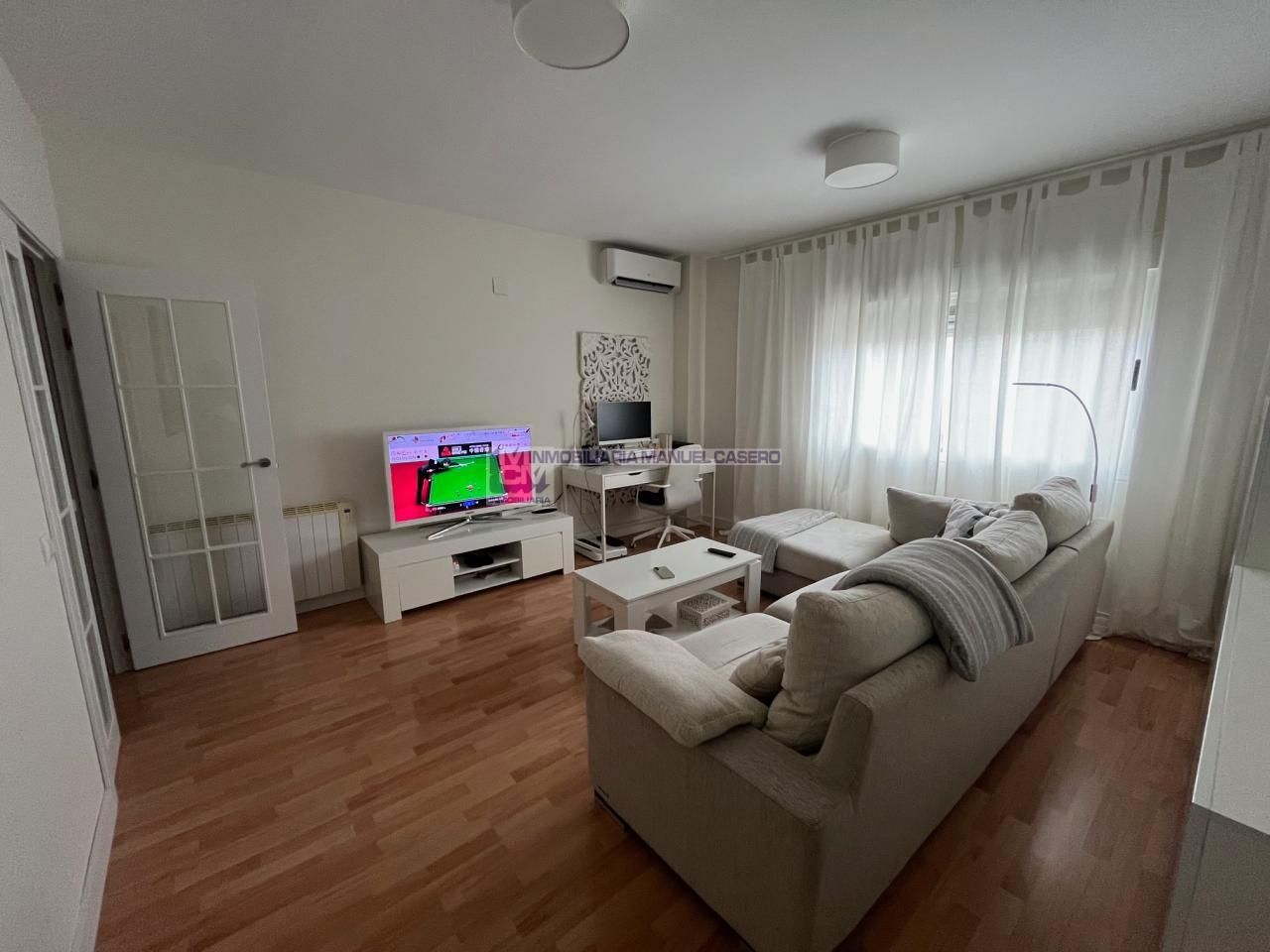 Living room of Single-family semi-detached for sale in Cáceres Capital  with Heating, Terrace and Storage room