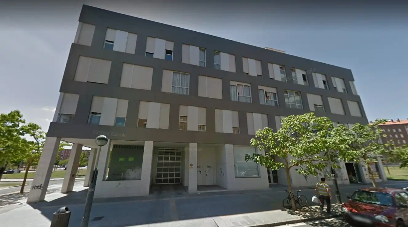 Vista exterior de Trastero en venta en Lakua-Bizkarra