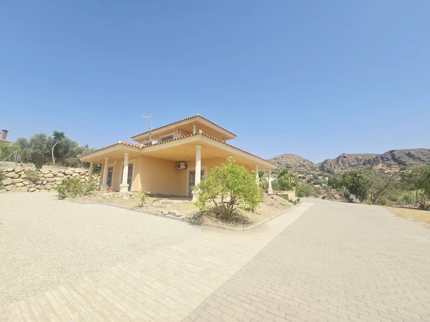 Außenansicht von Haus oder Chalet zum Verkauf in Sorbas mit Klimaanlage, Privatgarten und Terrasse