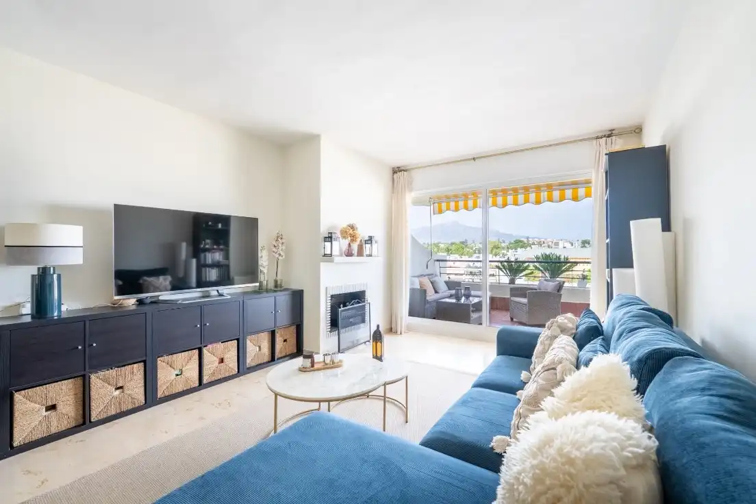 Living room of Flat for sale in Marbella  with Air Conditioner, Heating and Terrace