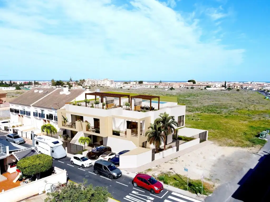 Vista exterior de Casa o chalet en venta en San Pedro del Pinatar con Aire acondicionado