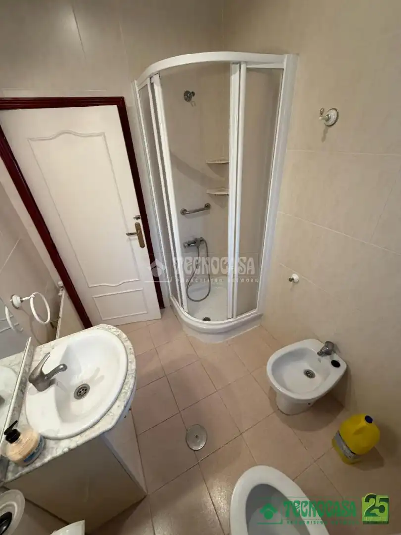 Baño de Casa o chalet en venta en Villar de Cañas con Calefacción, Piscina y Amueblado
