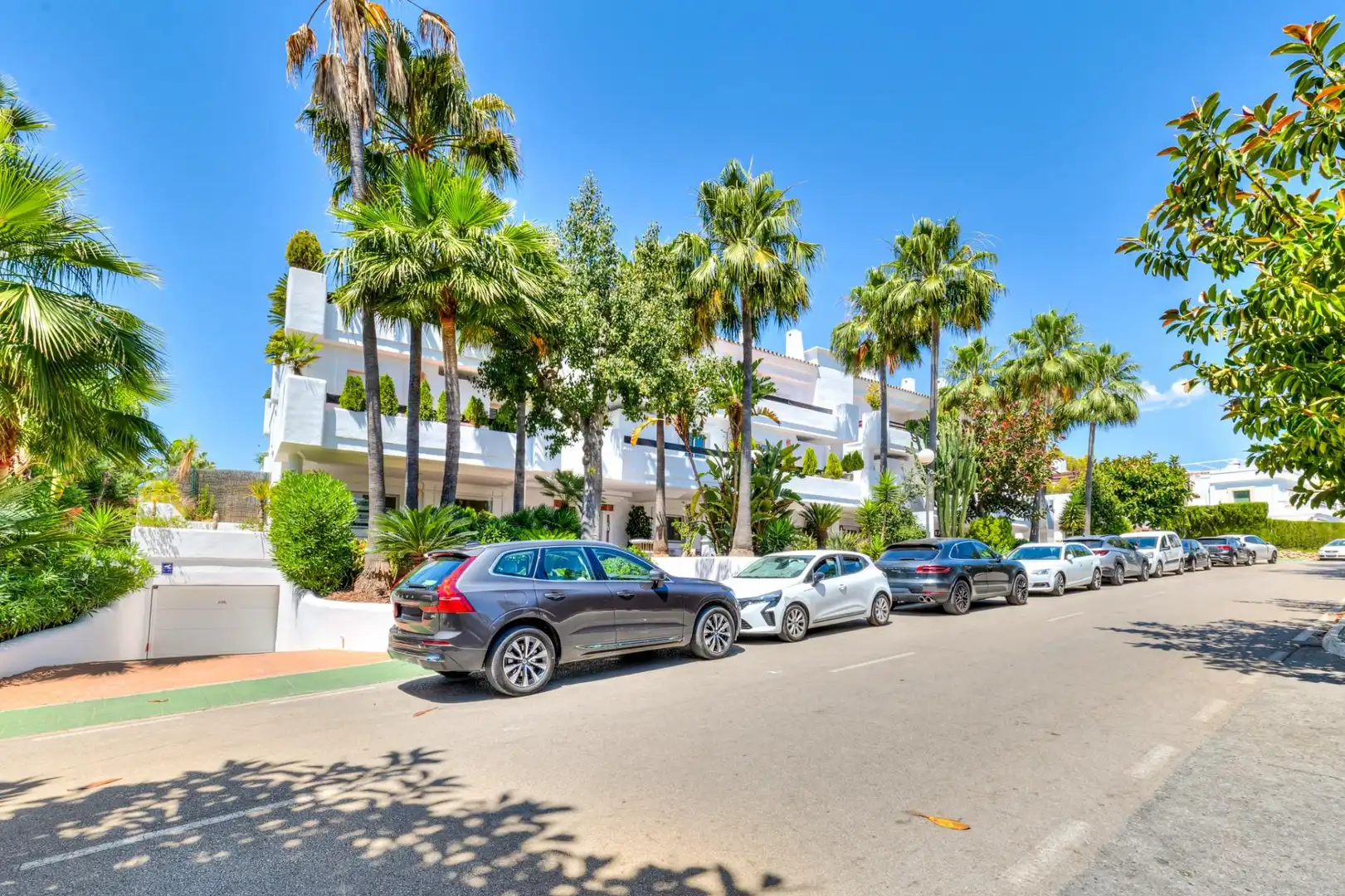 Vista exterior de Apartament en venda en Marbella amb Aire condicionat, Terrassa i Traster