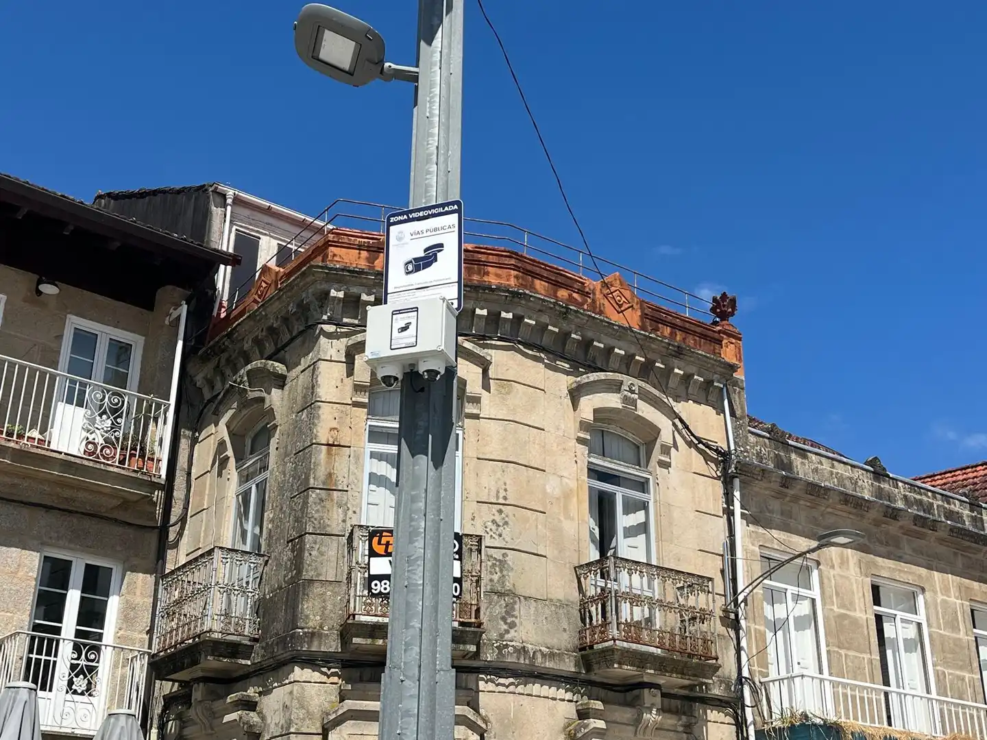 Vista exterior de Edificio en venta en Ponteareas