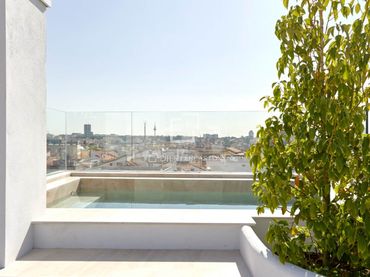 Penthouse with balcony to rent in Centro