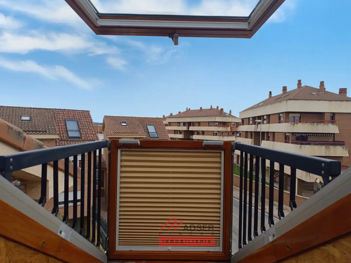 Terrassa de Casa o xalet en venda en  Logroño amb Aire condicionat, Calefacció i Jardí privat