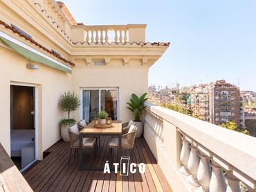 Àtic amb ascensor en venda a Eixample