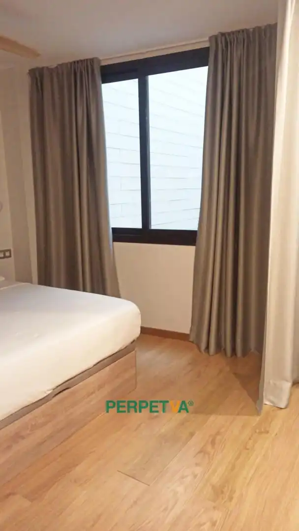Bedroom of Flat for rent in Barcelona  with Air Conditioner, Swimming Pool and Furnished