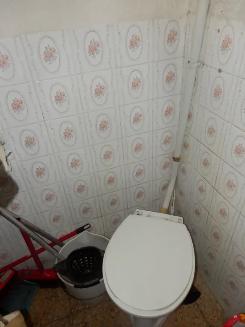 Baño de Local en venta en Valencia con Aire acondicionado y Amueblado