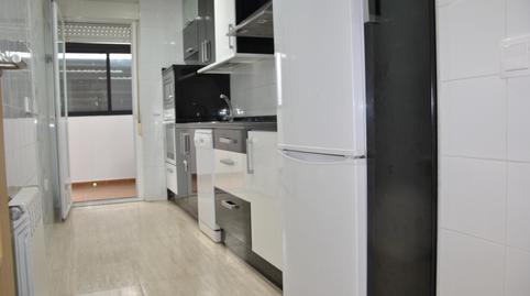 Photo 3 of Flat for sale in Calle del Niscalo, Zona Sur - Av. de España - San Miguel, Plasencia