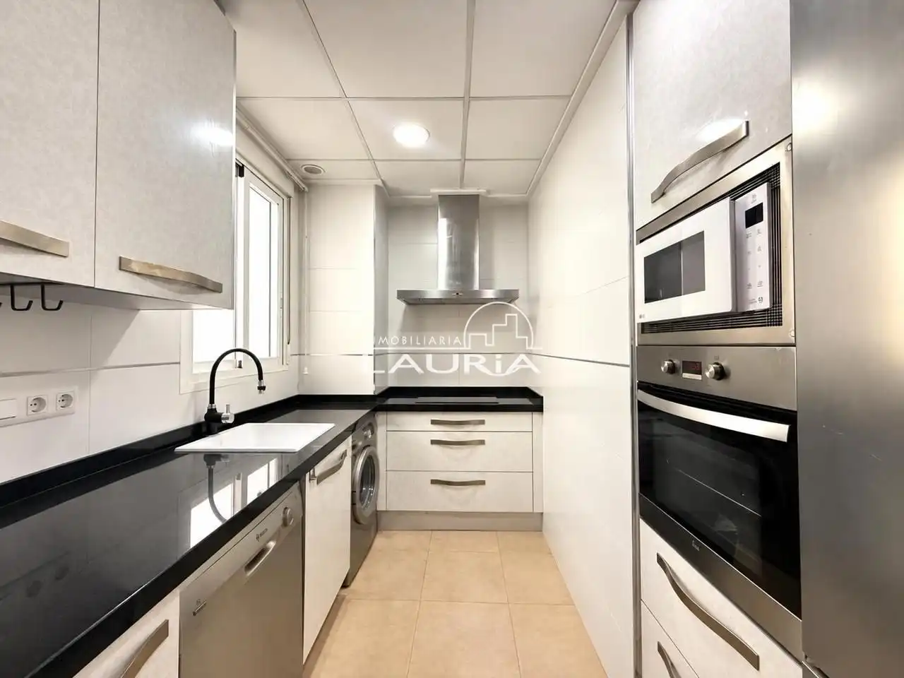 Kitchen of Flat for rent in Valencia  with Air Conditioner, Heating and Storage room