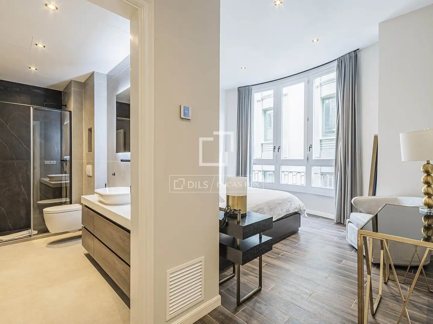 Habitación de Piso en venta en Barcelona con Aire acondicionado, Calefacción y Balcón