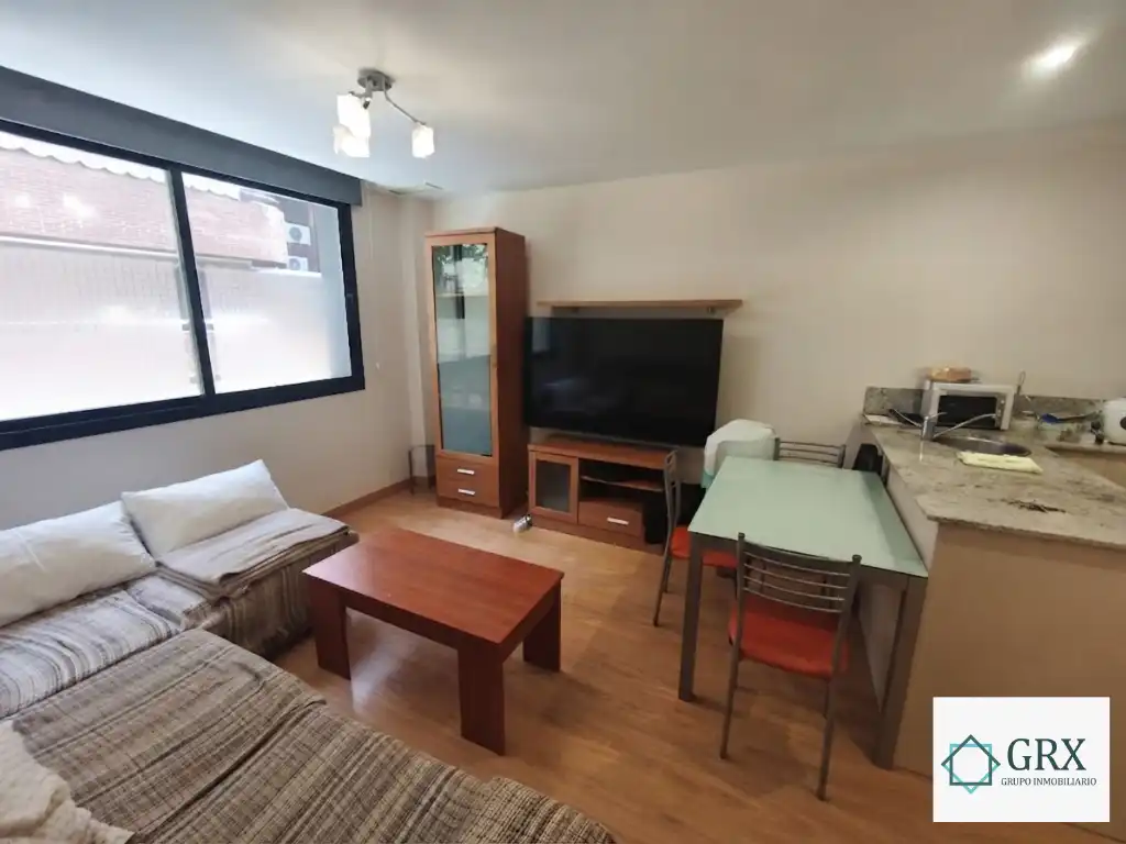 Living room of Flat for rent in Granada  with Air Conditioner, Heating and Storage room