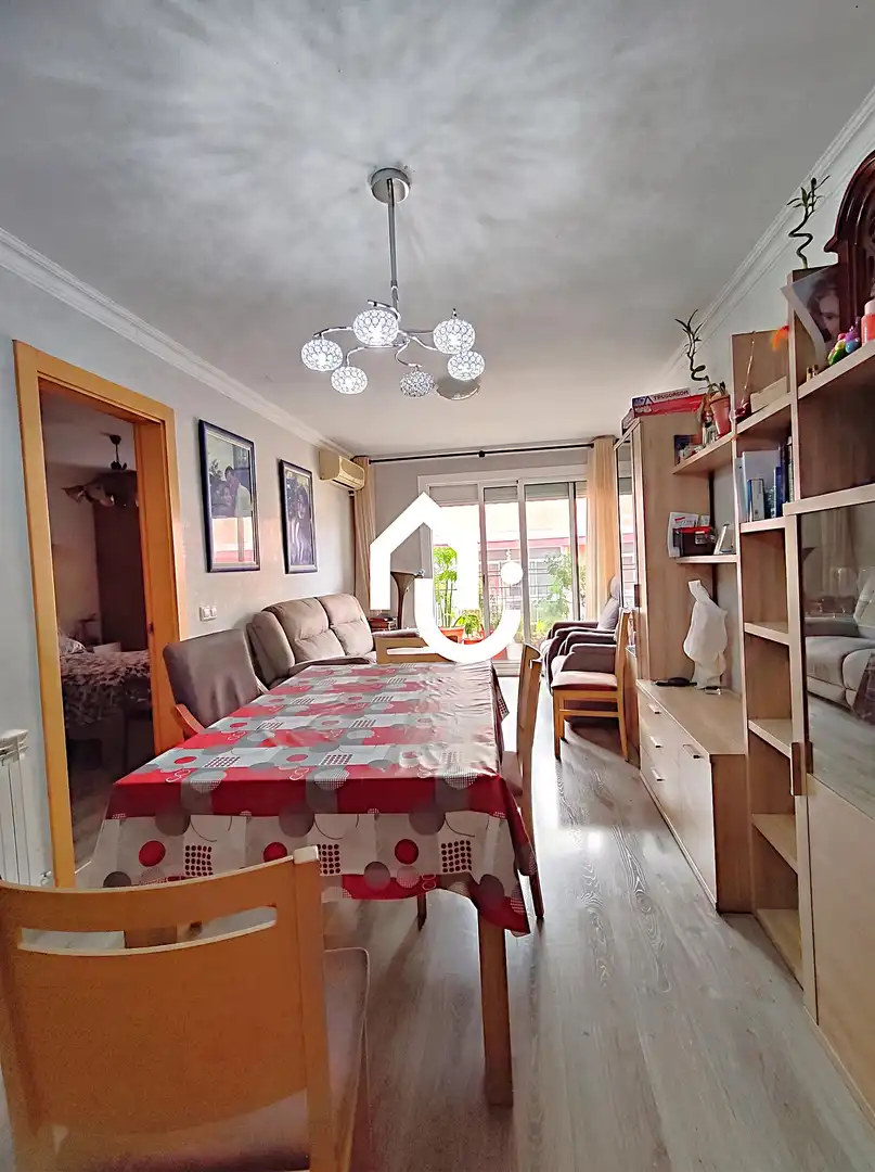 Piso con terraza en venta en Carrer de Mossèn Jacint Verdaguer, imagen 2