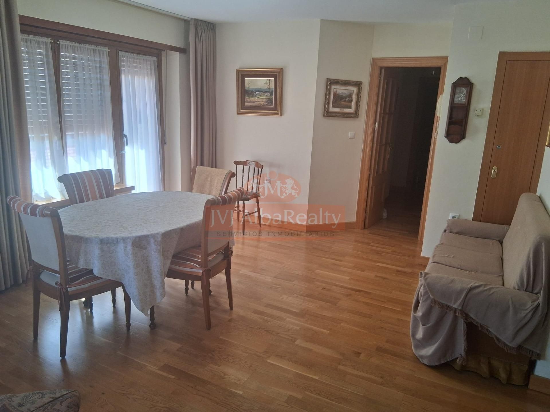 Living room of Flat to rent in  Albacete Capital  with Air Conditioner, Heating and Balcony