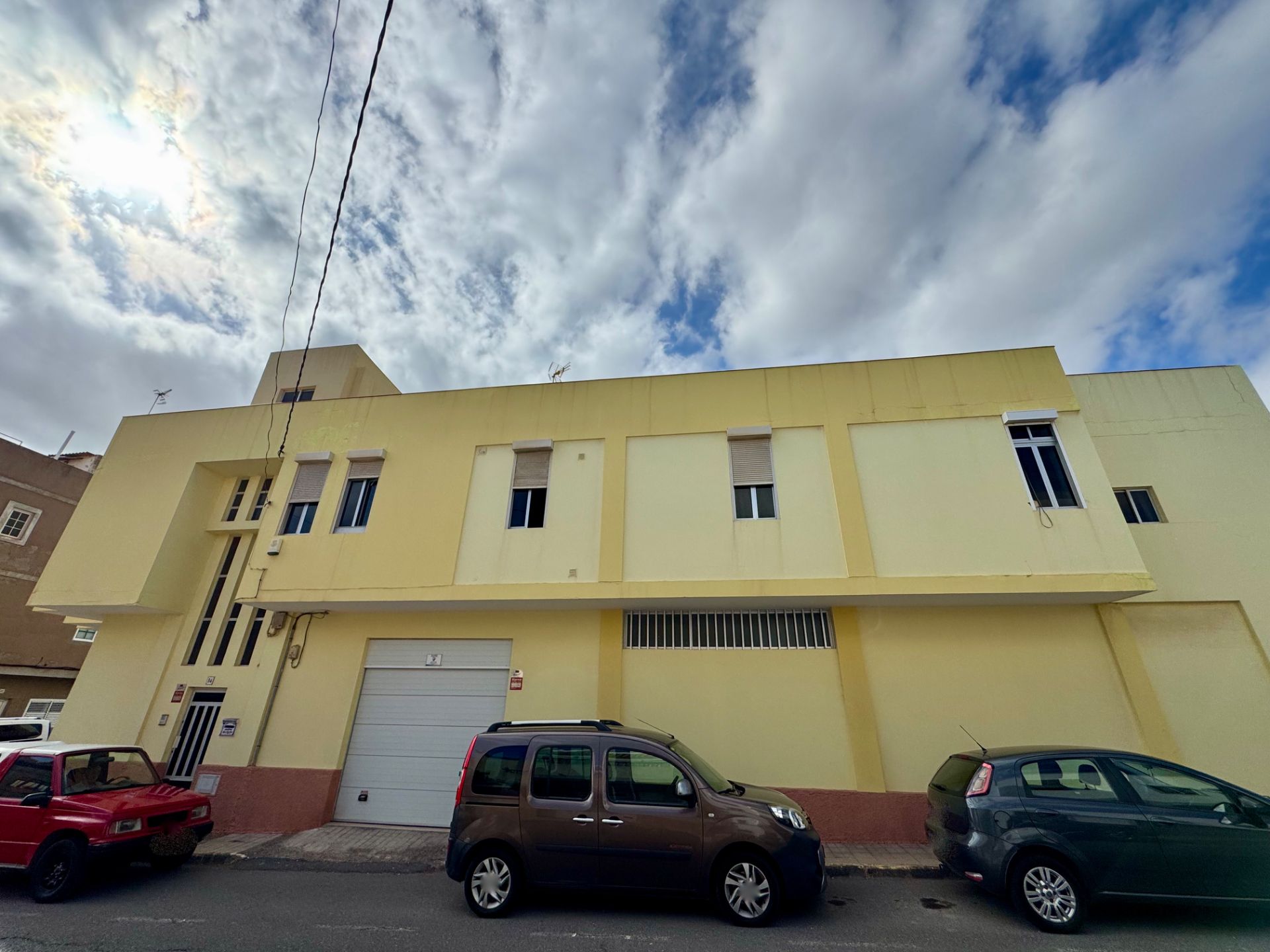 Vista exterior de Casa o xalet en venda en Telde amb Aire condicionat, Terrassa i Traster