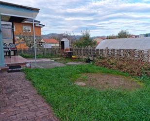 Jardí de Pis en venda en Los Corrales de Buelna  amb Calefacció, Jardí privat i Terrassa