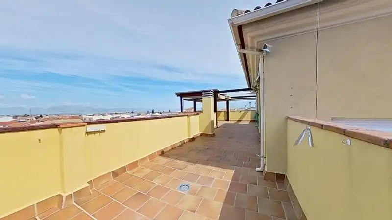 Terraza de Ático en venta en Cúllar Vega con Terraza y Balcón