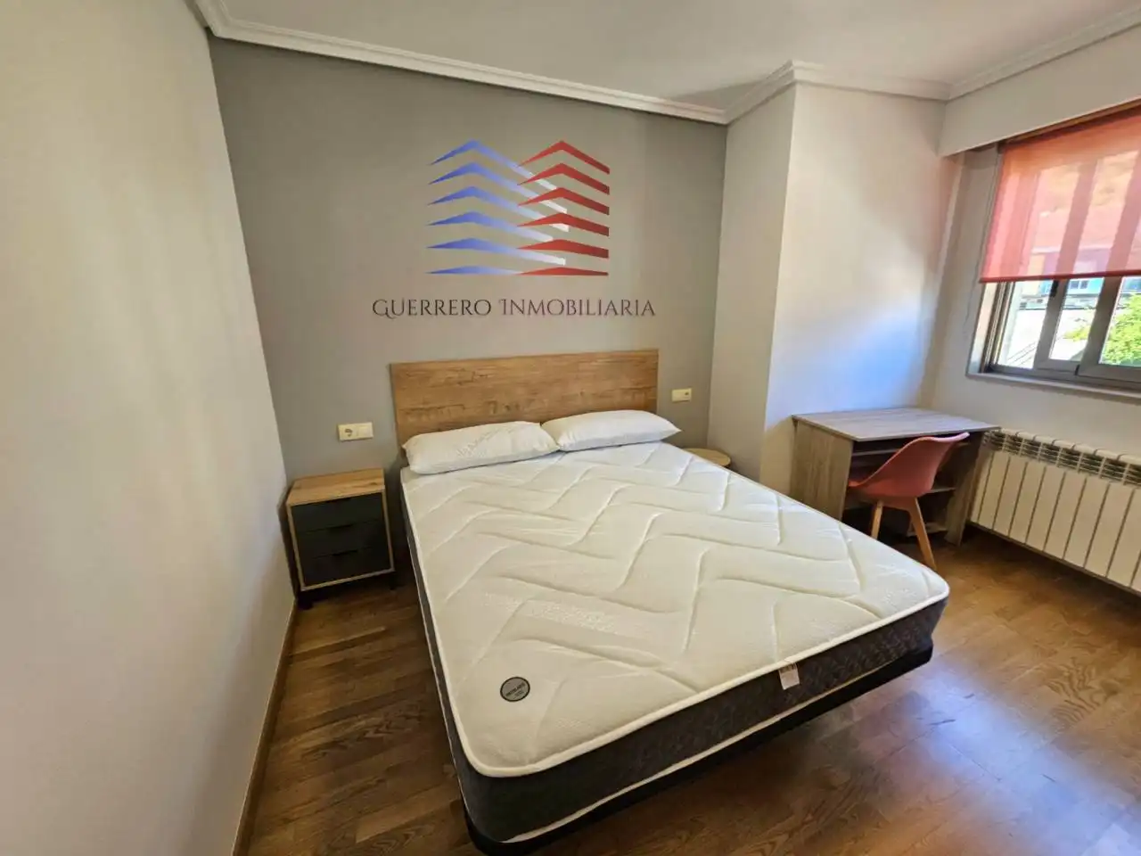 Schlafzimmer von Maisonette zur Miete in Ourense Capital  mit Heizung, Parkett und Möbliert