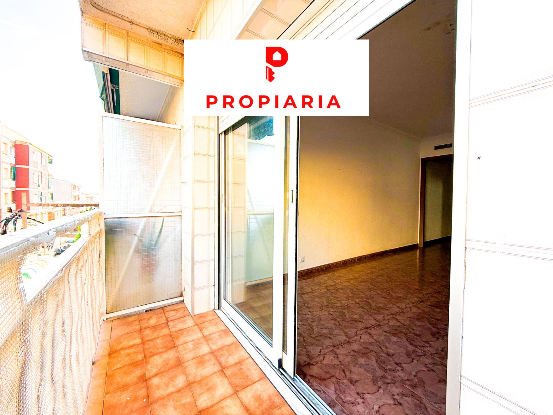 Außenansicht von Wohnung zum verkauf in Sant Vicenç Dels Horts mit Klimaanlage, Heizung und Balkon