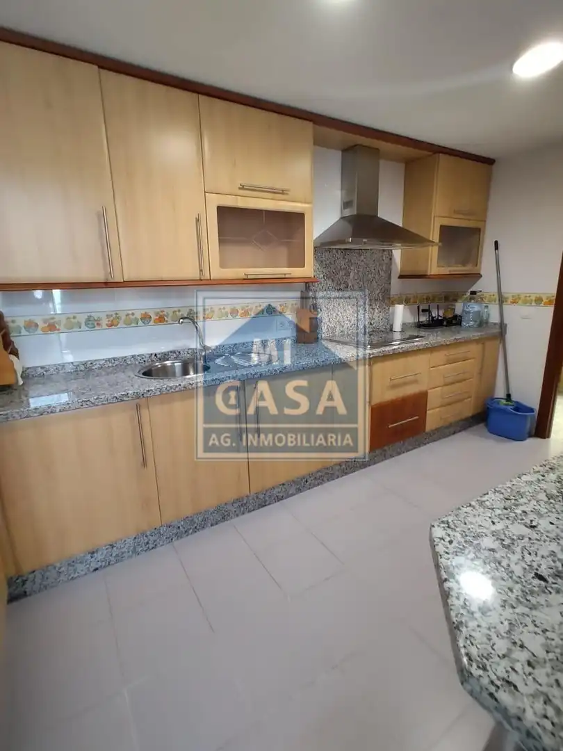 Cocina de Piso en venta en Mérida con Calefacción, Trastero y Balcón