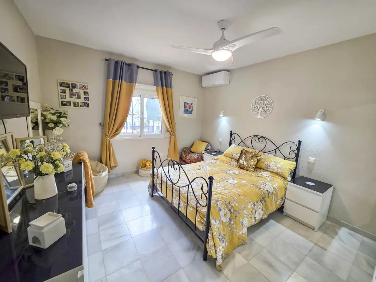 Bedroom of Houses for sale in Manilva  with Air Conditioner, Private garden and Terrace