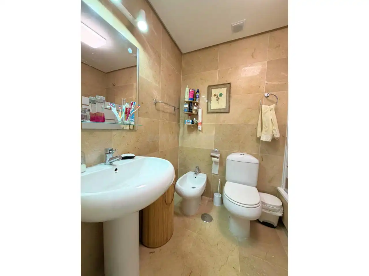 Baño de Apartamento de alquiler en Manilva con Terraza, Amueblado y Alarma
