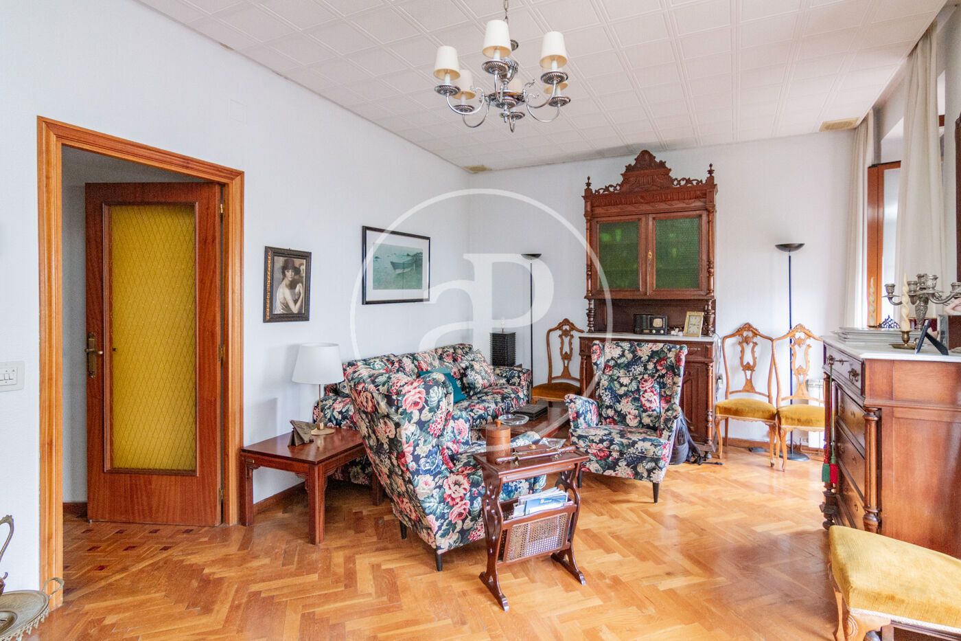 Sala de estar de Piso en venta en  Madrid Capital con Calefacción, Trastero y Balcón
