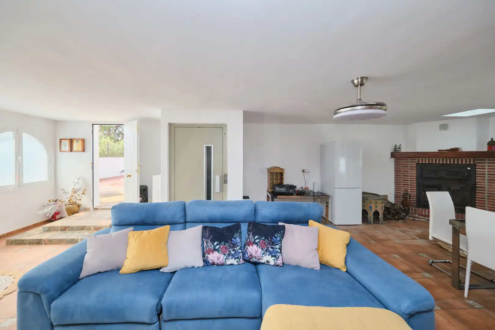 Living room of Houses for sale in Almuñécar  with Air Conditioner, Terrace and Swimming Pool